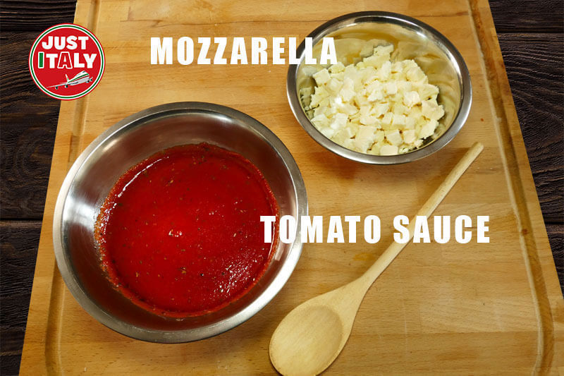 Authentic Italian Pizza Recipe Tomato Mozzarella